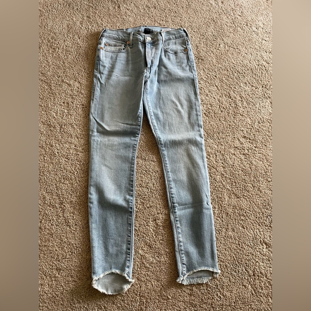 NWOT True Religion Size 27 Halle Mid Rise Super Skinny Jeans